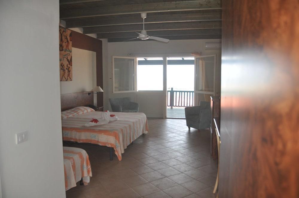 Ahg Marine Club Beach Resort Sal Rei Exterior photo